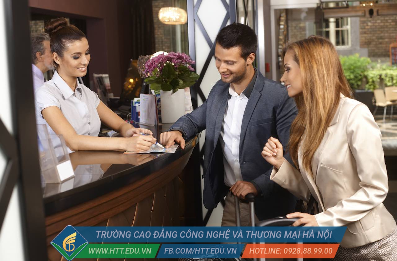 Để trở thành lễ tân nhà hàng – khách sạn cần những yêu cầu gì?
