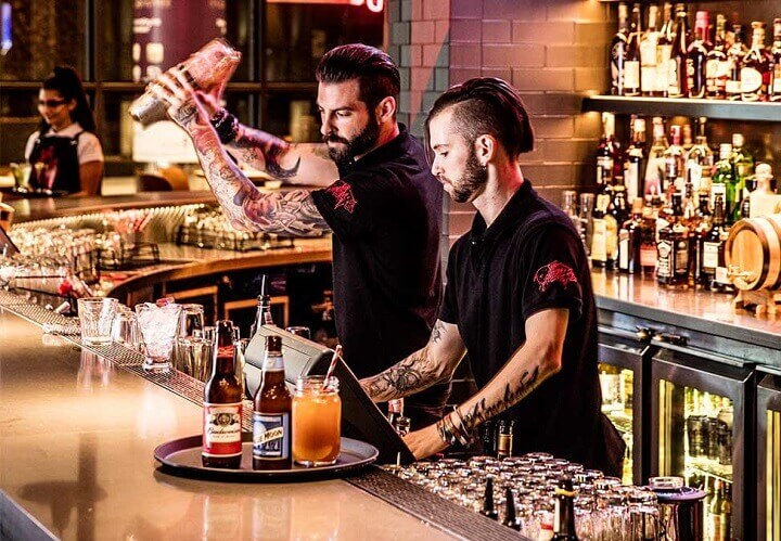 CÔNG VIỆC CỦA BAR BACK TRONG KHÁCH SẠN – NHÀ HÀNG