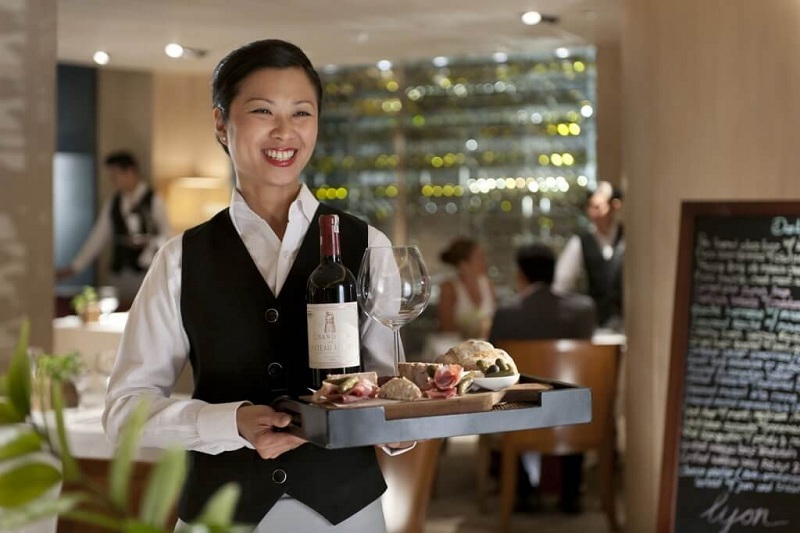 CÔNG VIỆC FOOD RUNNER TRONG NHÀ HÀNG – KHÁCH SẠN
