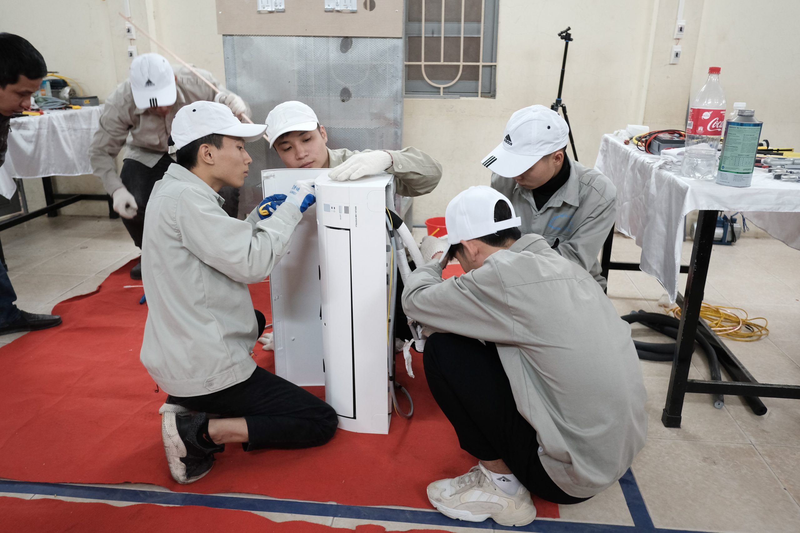 Học Kỹ Thuật Máy Lạnh – Điều Hòa Không Khí Tại HTT: Lựa Chọn Vững Vàng Cho Tương Lai